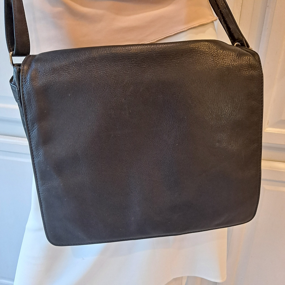 Wilsons Leather Black Laptop Organizer Messenger Bag